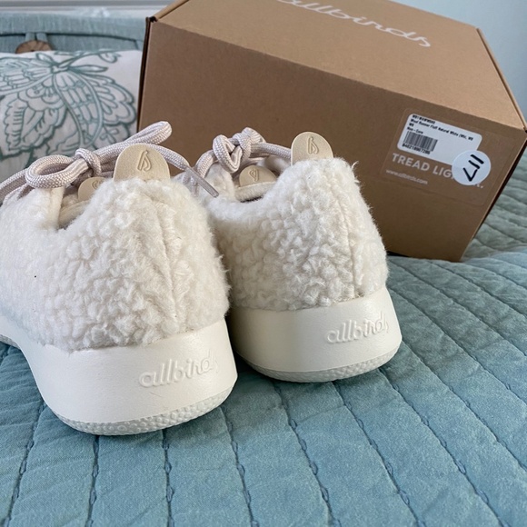 NIB Allbirds Wool Runner Fluff White Sneaker Sz 8 - Picture 3 of 15
